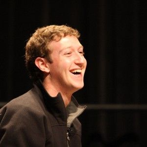 Zuckerberg chiede aiuto agli utenti per i buoni propositi del 2015