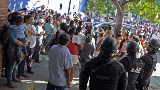 Venezuela: morti 21 detenuti, ingerito cocktail di farmaci per protesta