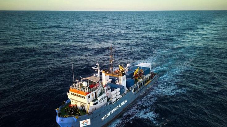 Migranti, dopo il rinvio a giudizio, Mediterranea raddoppia. In mare con una nuova nave