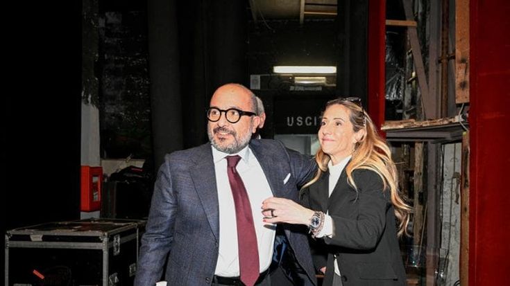 Sangiuliano a Napoli presenta il suo libro su Trump. E a sorpresa arriva Arianna Meloni