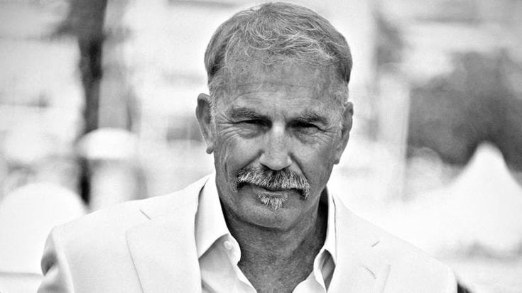 Kevin Costner: ballo ancora coi lupi