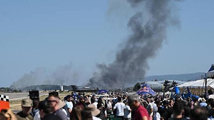 Grecia, aereo militare precipita vicino ad Atene durante un air show: morti i due piloti