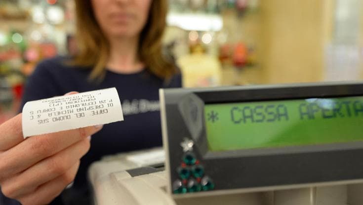 Bari, mangiare fuori ora costa il doppio: dai panzerotti ai drink gli scontrini raccontano i rincari
