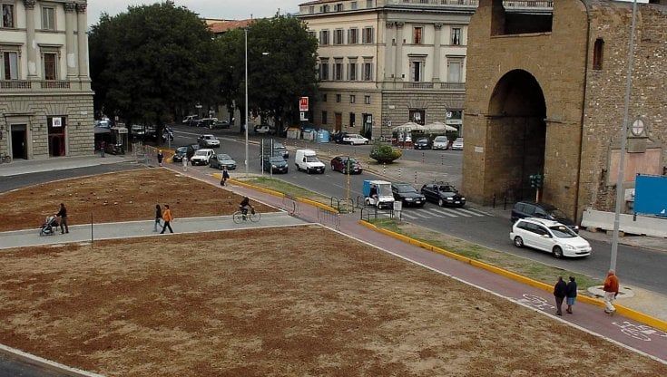 A Firenze lo smog oltre i limiti, da giugno sui viali stop ai diesel euro 5