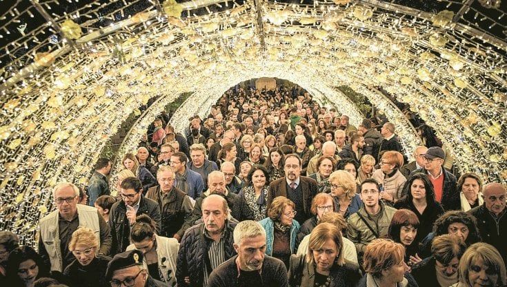Il fornitore di luminarie: “Il vero salasso non è la corrente ma l’alluminio”