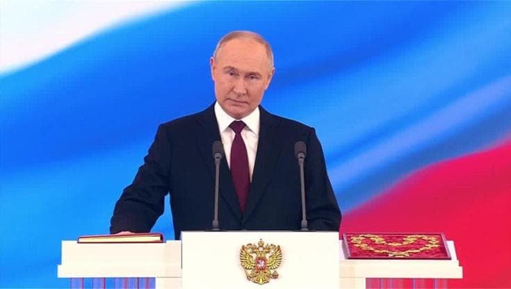 Russia, Putin giura per la quinta volta da presidente: al Cremlino la cerimonia di insediamento