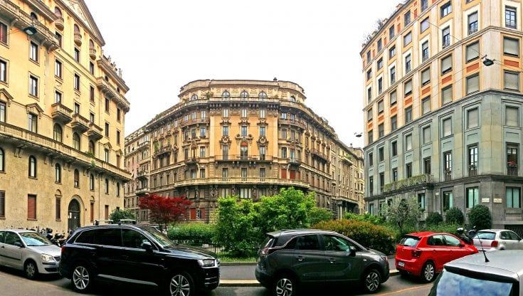 A Milano le case di superlusso che attirano gli stranieri: il mercato immobiliare che non conosce crisi