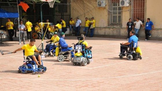 Una mini Paralimpiade al Collana di Napoli: “Si faccia di più per noi”