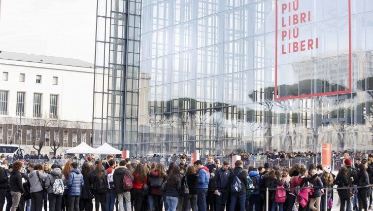 Vargas Llosa e Arena Robinson: torna Più libri più liberi