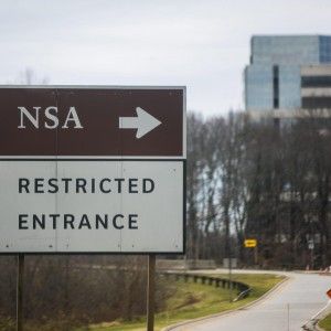 "L'Nsa ha spiato Huawei": le nuove rivelazioni di Snowden sulla guerra tech di Washington