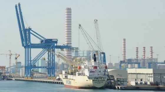 Civitavecchia, il domani guarda al porto e al turismo: la fotografia di Aaster