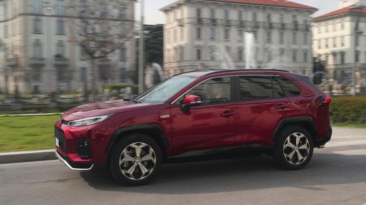 Suzuki Across, il Suv elegante ibrido plug-in da 306 Cv nato dall’intesa con Toyota