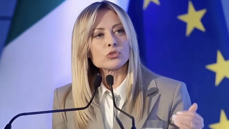 La Meloni che non esiste: come e perché sui social la premier sta diventando un’icona anti-Trump