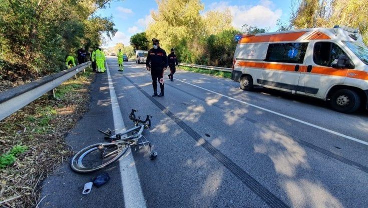 Agrigento, ciclista muore travolto da un furgone