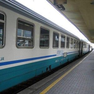 Treni, potrebbe saltare il taglio degli Intercity