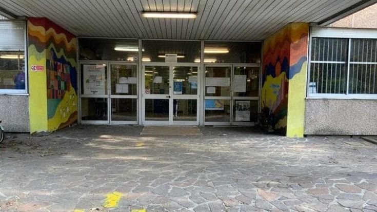 Da settembre via al trasferimento degli alunni di via Scialoia. I genitori: “No a scuole lontane”