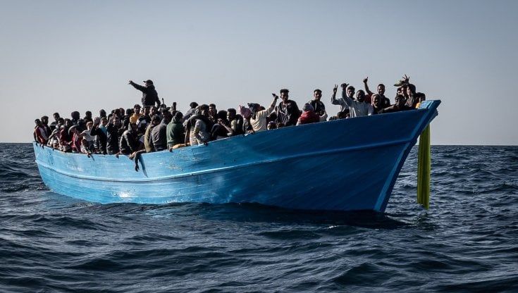Malta nega gli aiuti, oltre mille migranti soccorsi dalle Ong in rotta verso Lampedusa