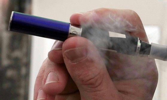 Un fumatore su due smette di fumare grazie alla sigaretta elettronica