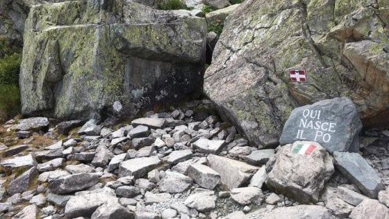 "Qui nasce il Po", ma dalla sorgente sul Monviso non esce più una goccia d'acqua