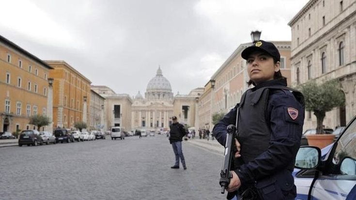 San Pietro, fermato il falso vescovo: “Voleva attaccare il pontefice”