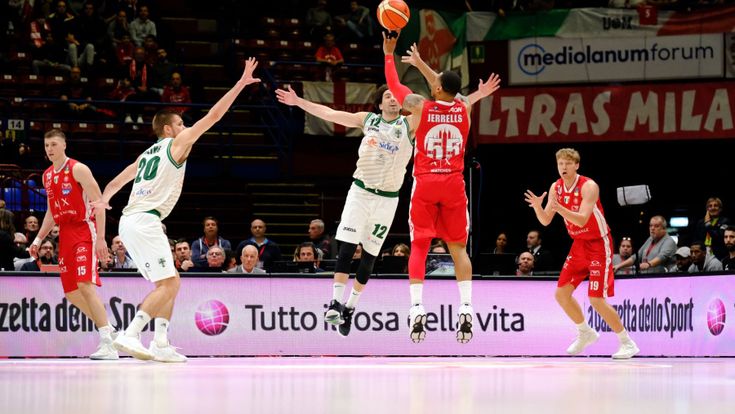 Intervista a Gianni Petrucci: “Il basket è vivo, ora la riforma dello sport”