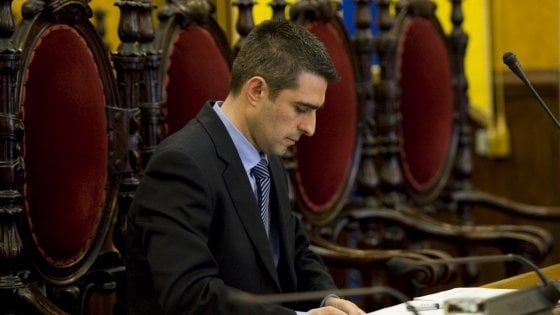 Pizzarotti scrive ai parmigiani: "Fare il sindaco vale più dello stipendio da europarlamentare"