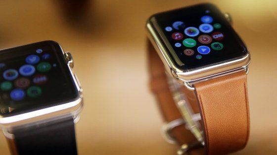 Smartwatch e bracciali hi-tech, boom di vendite nel 2015