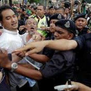 Malesia, il governo punisce la libertà d'espressione: Hrw: "Il crimine è creare una cultura della paura"