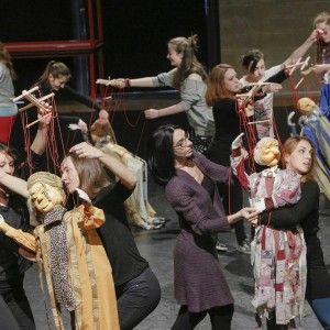 "D&eacute;fil&eacute;", la gran festa di ballerini e marionette