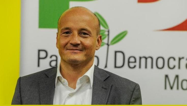 Modena, si dimette il segretario Pd travolto dallo scandalo della partecipata del Comune