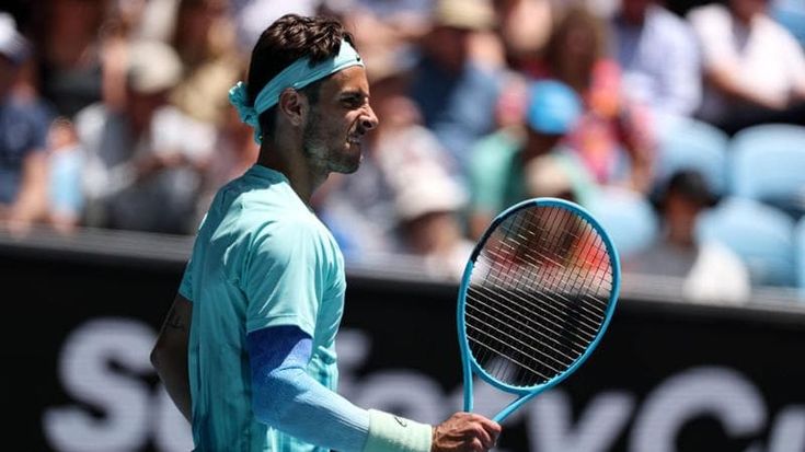 Musetti vince il derby a Melbourne, ora è 3 del mondo nella live: “Un numero che mi piace tanto”