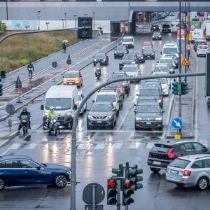 Rc auto scesa del 5,4% durante il lockdown. Consumatori delusi: “Il calo doveva essere il triplo”