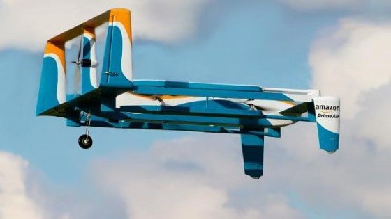 Amazon, via libera della FAA alle consegne di pacchi con droni