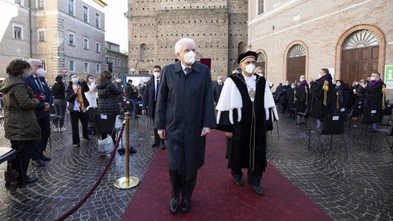 Sergio Mattarella a Macerata: "Riemerge l'ego dei singoli e degli Stati. Doveroso riflettere"