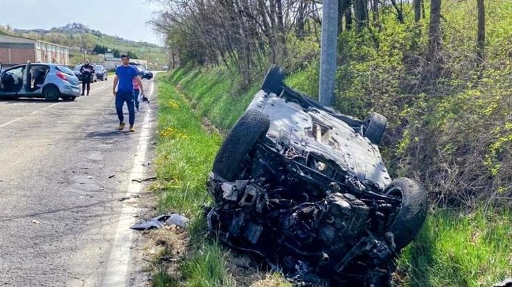 Scontro tra auto a Castagnole,non ce l’ha fatta la dodicenne