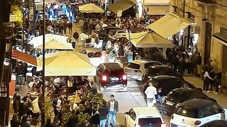 I residenti di via La Lumia vivono nella paura: “La gente vende le case, denunciamo il Comune”