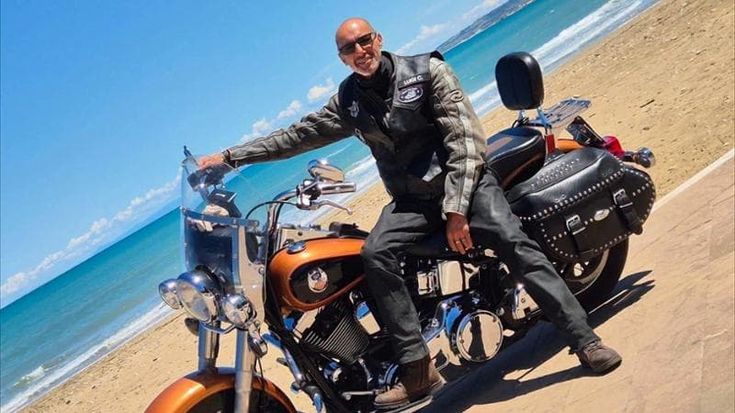 Assiste a un incidente e fa da testimone, poi muore in moto sulla Cassia: il dramma di Luigi Campana