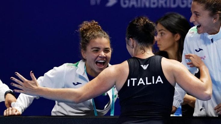 Paolini e Cocciaretto vincono in rimonta: Italia-Cina 2-0, azzurre in semifinale alla BJK Cup