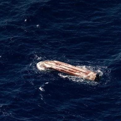 Il Mediterraneo inghiotte due gemelline di un anno. Salvata la madre insieme ad altre 60 persone