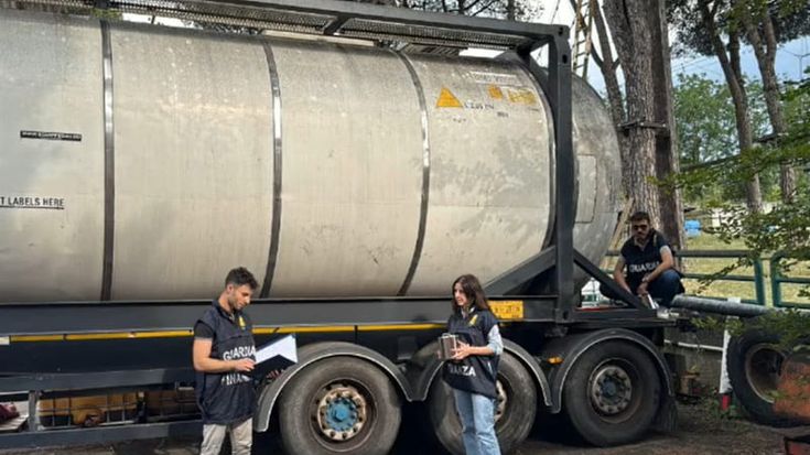 Cerveteri, sequestrati 31mila litri di benzina: il carico era pronto ad essere immesso sul mercato