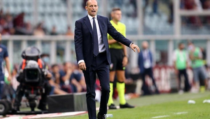 Juventus, Allegri: "I punti non si fanno con le parole". E punge Sarri: "Ogni squadra è allenabile"