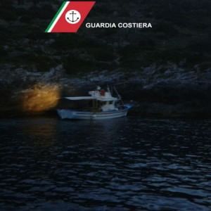Lecce, arrestati tre scafisti: li ha incastrati il video girato col telefonino da un migrante
