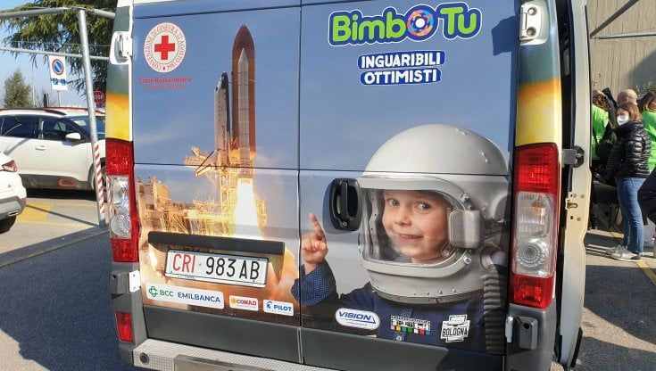 Paolo Nespoli sull'astro ambulanza per i bambini ricoverati nelle Pediatrie