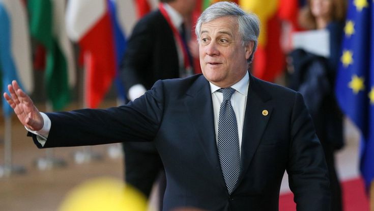 Tajani: “Il centrodestra non è anti Europa, ma il tetto del 3% va superato”