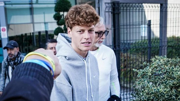 Sinner di nuovo al J Medical: proseguono le cure per l’infortunio al ginocchio