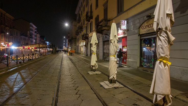 Noi, prigionieri a Milano e la vita dimezzata nella città senza notte
