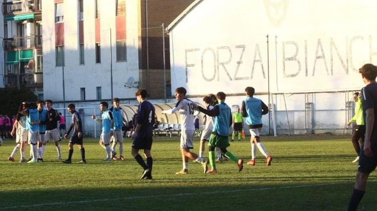 Dopo la maxirissa dei tifosi, per l’Acqui una multa e la squalifica del campo