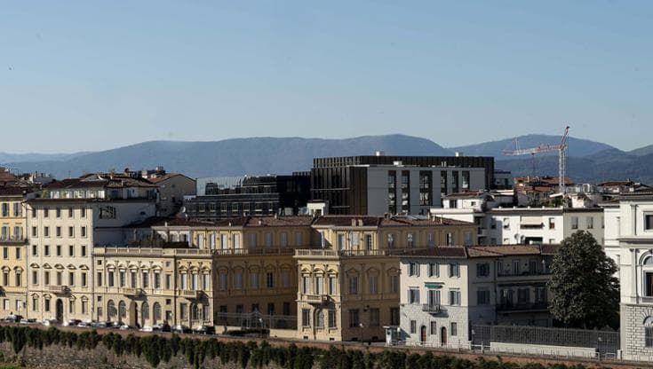 Cubo Nero in centro a Firenze, indaga l’Unesco: “Dobbiamo valutare l’impatto sul paesaggio”