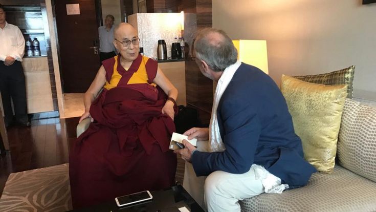 Intervista al Dalai Lama: “L’educazione è la cura per la rabbia globale. Con la Cina? Vedo progressi”