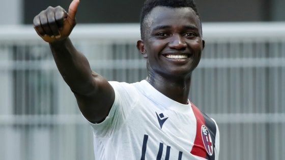 Bologna, la favola di Musa Juwara: dall'arrivo col barcone 4 anni fa al gol a San Siro